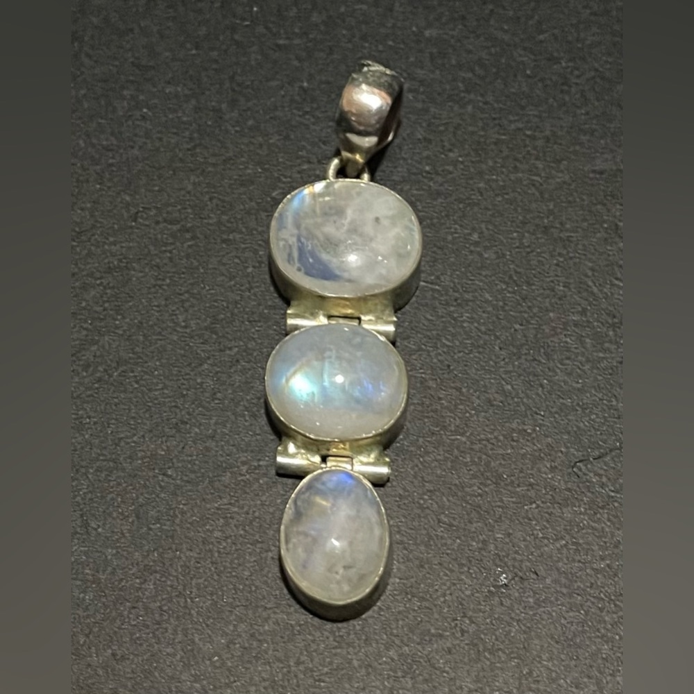 Beautiful 925 Sterling Silver Rainbow Moonstone pendant. 3 beautiful Moonstones